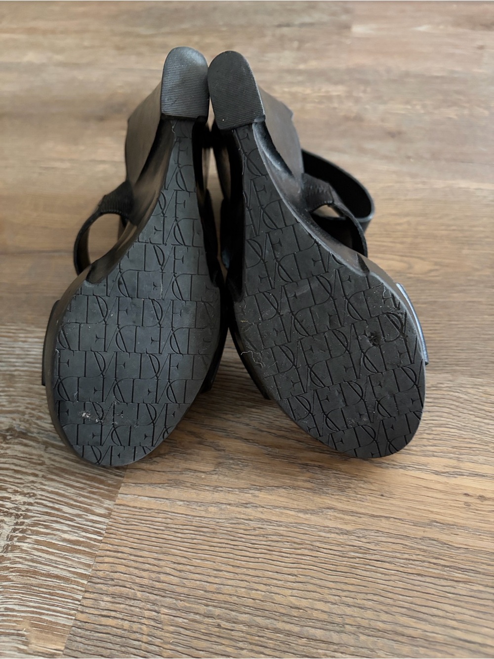 Diane Von Furstenberg Black Leather Block Heel Sandals with Wide Straps - Picture 4 of 4